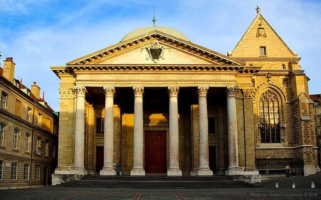 Khám phá nhà thờ St. Pierre Cathedral