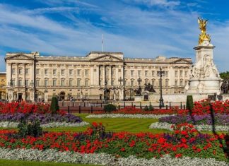 Chiêm ngưỡng kiến trúc xa hoa độc đáo của Cung điện Buckingham nước Anh Chiêm ngưỡng kiến trúc xa hoa độc đáo của Cung điện Buckingham nước Anh
