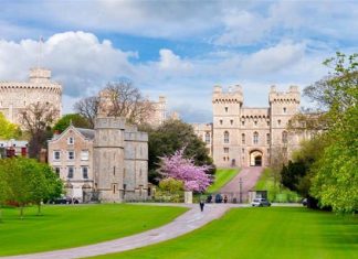 Khám phá vẻ đẹp cổ kính của lâu đài Windsor khi du lịch Anh Khám phá vẻ đẹp cổ kính của lâu đài Windsor khi du lịch Anh