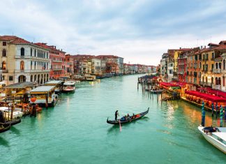 Đắm chìm trong vẻ đẹp cổ kính của kênh đào Grand Canal Venice tại Ý Đắm chìm trong vẻ đẹp cổ kính của kênh đào Grand Canal Venice tại Ý